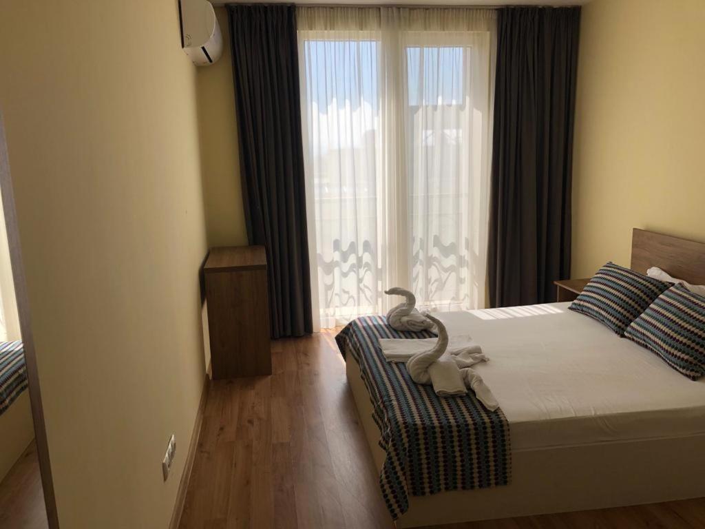 Flora Beach Private Aparthotel Pomorie Kültér fotó
